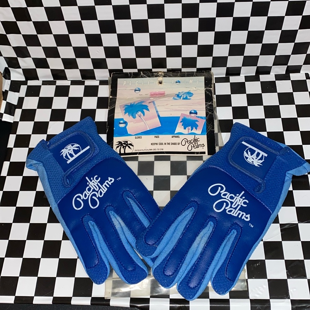 NOS Vintage and SUPER rare 80s Pacific Palms BMX Freestylin’ gloves.M.Royal Blue